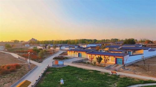 夕阳西下的尖山庙村