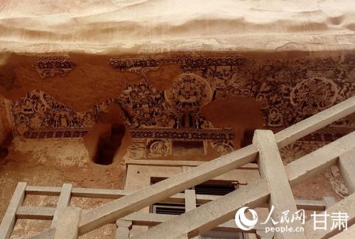 敦煌莫高窟的壁画。人民网记者 米媛摄